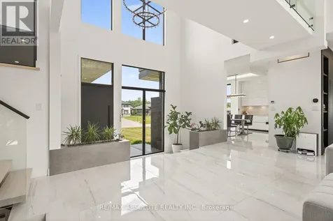 553 Shoreway Drive Ottawa ON K4P 0G3