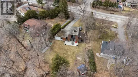 2061 Prince Of Wales Drive Ottawa ON K2E 7A4