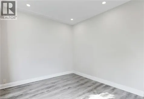 7 Cardill Crescent Waterloo ON N2L 3Y7