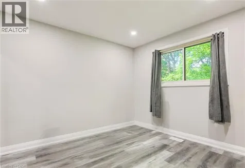 7 Cardill Crescent Waterloo ON N2L 3Y7