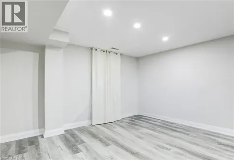 7 Cardill Crescent Waterloo ON N2L 3Y7