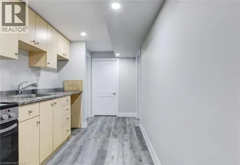 7 Cardill Crescent Waterloo ON N2L 3Y7