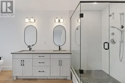 125 Courtland Street Blue Mountains ON L9Y 0R4