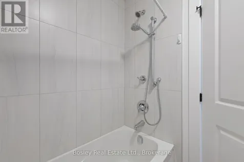 125 Courtland Street Blue Mountains ON L9Y 0R4