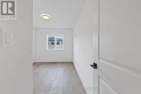 125 Courtland Street Blue Mountains ON L9Y 0R4