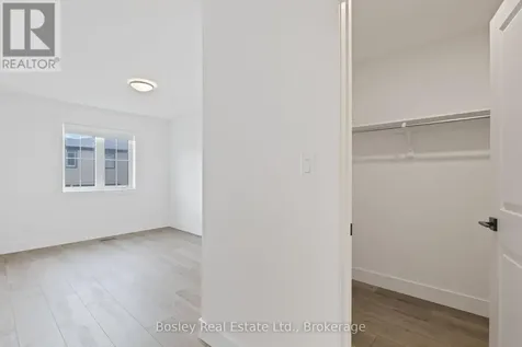 125 Courtland Street Blue Mountains ON L9Y 0R4