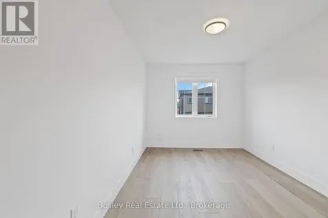 125 Courtland Street Blue Mountains ON L9Y 0R4