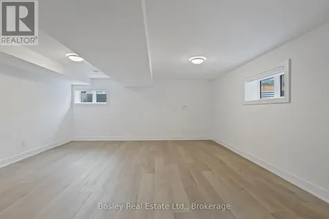 125 Courtland Street Blue Mountains ON L9Y 0R4