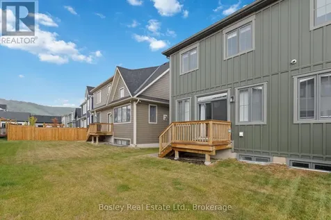 125 Courtland Street Blue Mountains ON L9Y 0R4