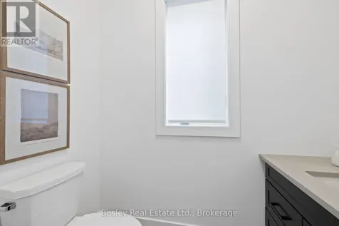 125 Courtland Street Blue Mountains ON L9Y 0R4