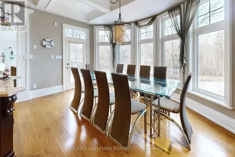 206 Churchill Avenue King ON L7B 0G9