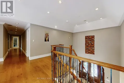 206 Churchill Avenue King ON L7B 0G9