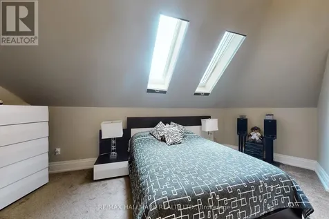 206 Churchill Avenue King ON L7B 0G9