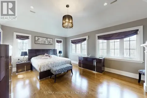 206 Churchill Avenue King ON L7B 0G9