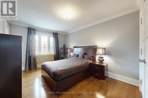 206 Churchill Avenue King ON L7B 0G9
