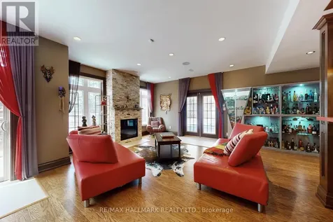206 Churchill Avenue King ON L7B 0G9