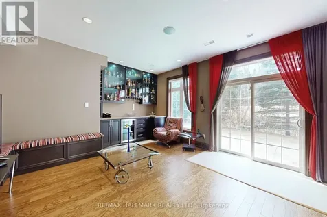 206 Churchill Avenue King ON L7B 0G9