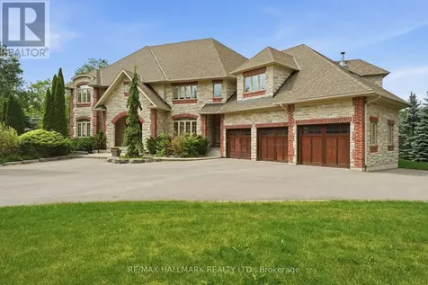 206 Churchill Avenue King ON L7B 0G9