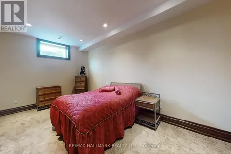 206 Churchill Avenue King ON L7B 0G9