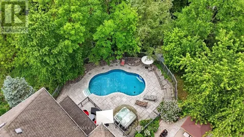 206 Churchill Avenue King ON L7B 0G9