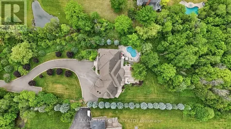 206 Churchill Avenue King ON L7B 0G9