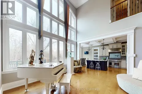 206 Churchill Avenue King ON L7B 0G9
