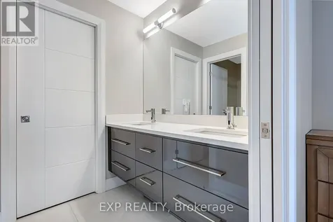348 Abbeydale Circle Ottawa ON K2K 0E9
