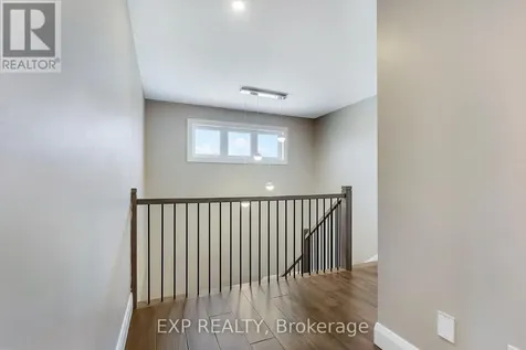 348 Abbeydale Circle Ottawa ON K2K 0E9