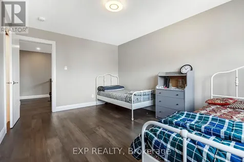 348 Abbeydale Circle Ottawa ON K2K 0E9