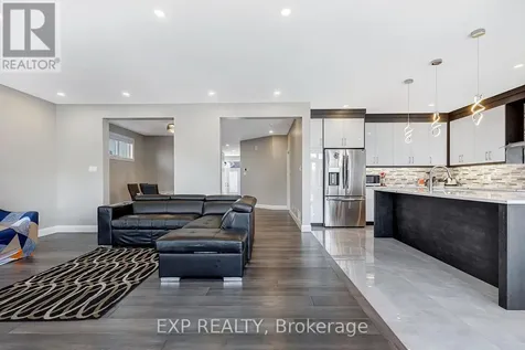 348 Abbeydale Circle Ottawa ON K2K 0E9