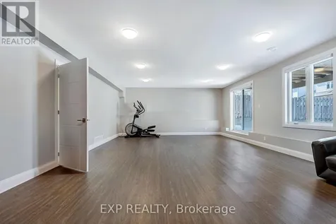 348 Abbeydale Circle Ottawa ON K2K 0E9