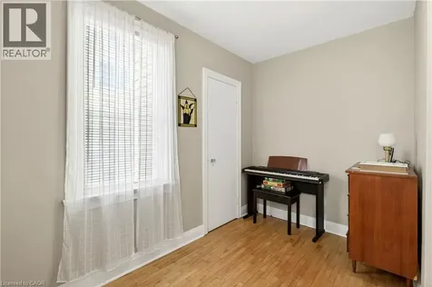 944 Garth Street Hamilton ON L9C 4L2
