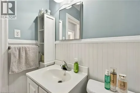 944 Garth Street Hamilton ON L9C 4L2
