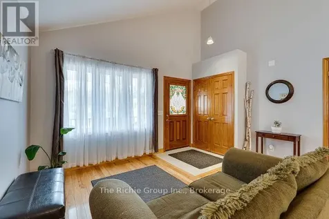 624 Cedar Street West Shelburne ON L9V 2W6