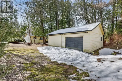 603 Third Avenue North South Bruce Peninsula ON N0H 2G0