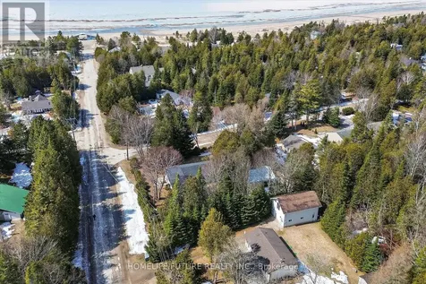 603 Third Avenue North South Bruce Peninsula ON N0H 2G0