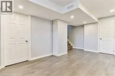 3 Dwyer Court Brantford ON N3T 0G8