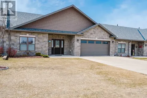 1062 Waterloo Street Saugeen Shores ON N0H 2C3