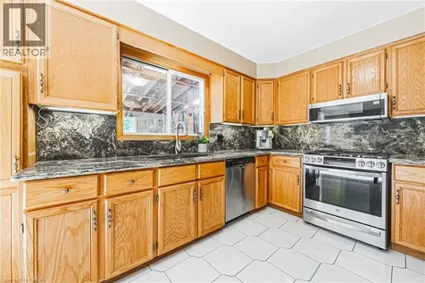 19 Glenhaven Court Hamilton ON L9C 7G4