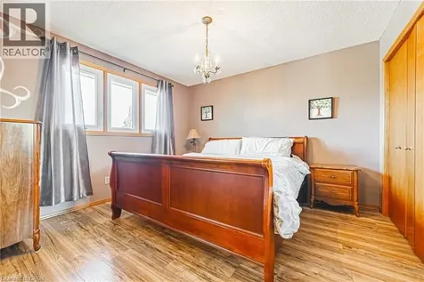 19 Glenhaven Court Hamilton ON L9C 7G4