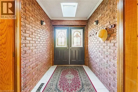 19 Glenhaven Court Hamilton ON L9C 7G4