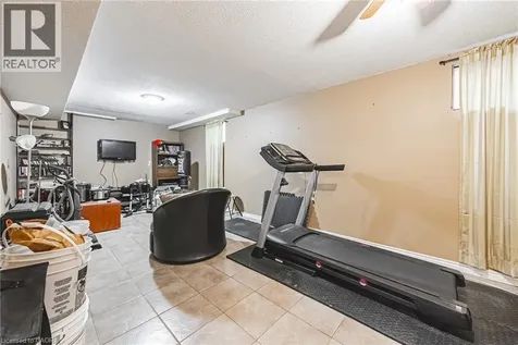 19 Glenhaven Court Hamilton ON L9C 7G4