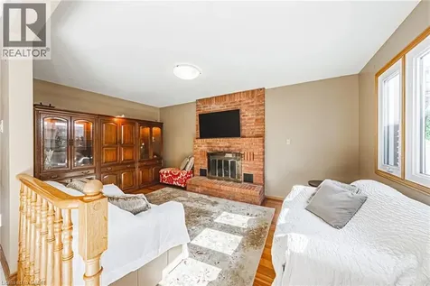 19 Glenhaven Court Hamilton ON L9C 7G4
