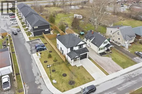 121 Moffatt Street St. Catharines ON L2P 2L8