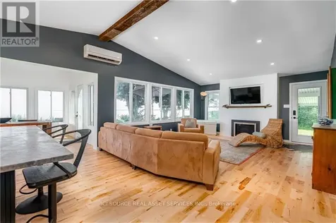 20586 Old Montreal Road South Glengarry ON K0C 2C0