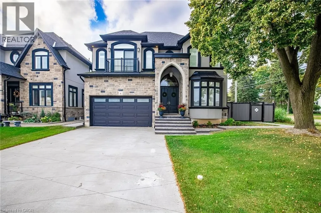4 Lockman Drive Ancaster ON L0K 0C1