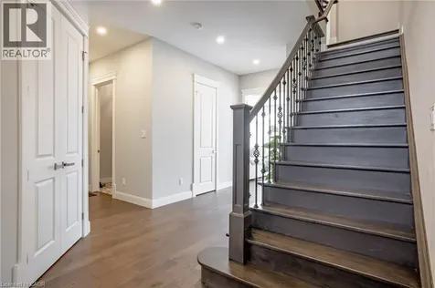 4 Lockman Drive Ancaster ON L0K 0C1