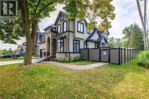 4 Lockman Drive Ancaster ON L0K 0C1