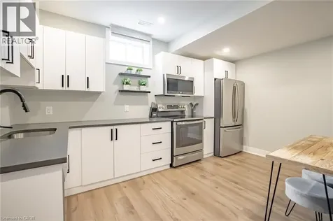 4 Lockman Drive Ancaster ON L0K 0C1