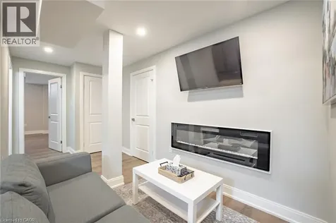 4 Lockman Drive Ancaster ON L0K 0C1